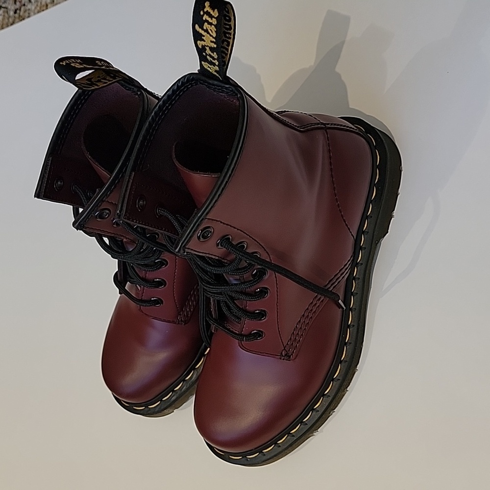 Dr. Martens 1460 Lace up Boots Burgundy Sz: 6 US - Picture 3 of 13